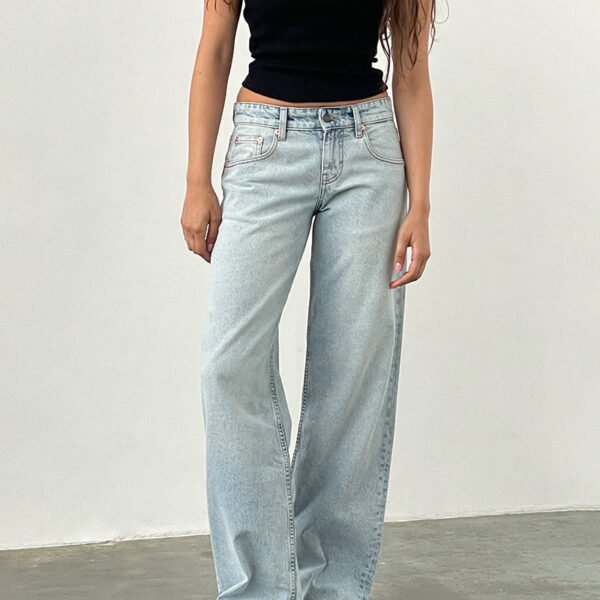 Low Rise Parallel Jeans In Extreme Light Wash Blue