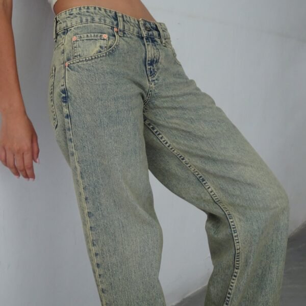 Low Rise Parallel Jeans in Sandy Blue Acid