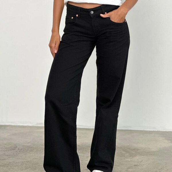 Low Rise Parallel Jeans in Rinse Black