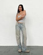 Low Rise Parallel Jeans in Sand Bleach Extreme - Image 2