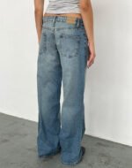 Low Rise Roomy Jeans in Vintage Bleach - Image 4