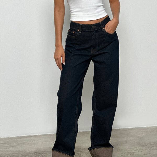 Mid Rise Turn Up Straight Jeans in Indigo