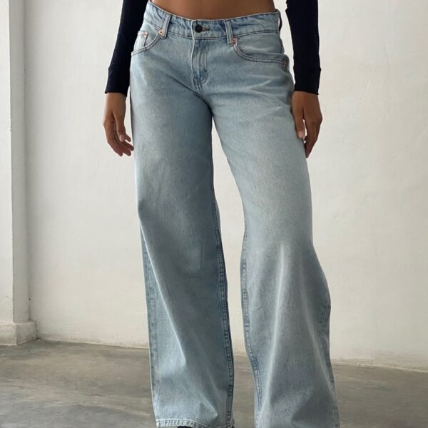 Roomy Extra Wide Low Rise Jeans in Extreme Light Blue Wash