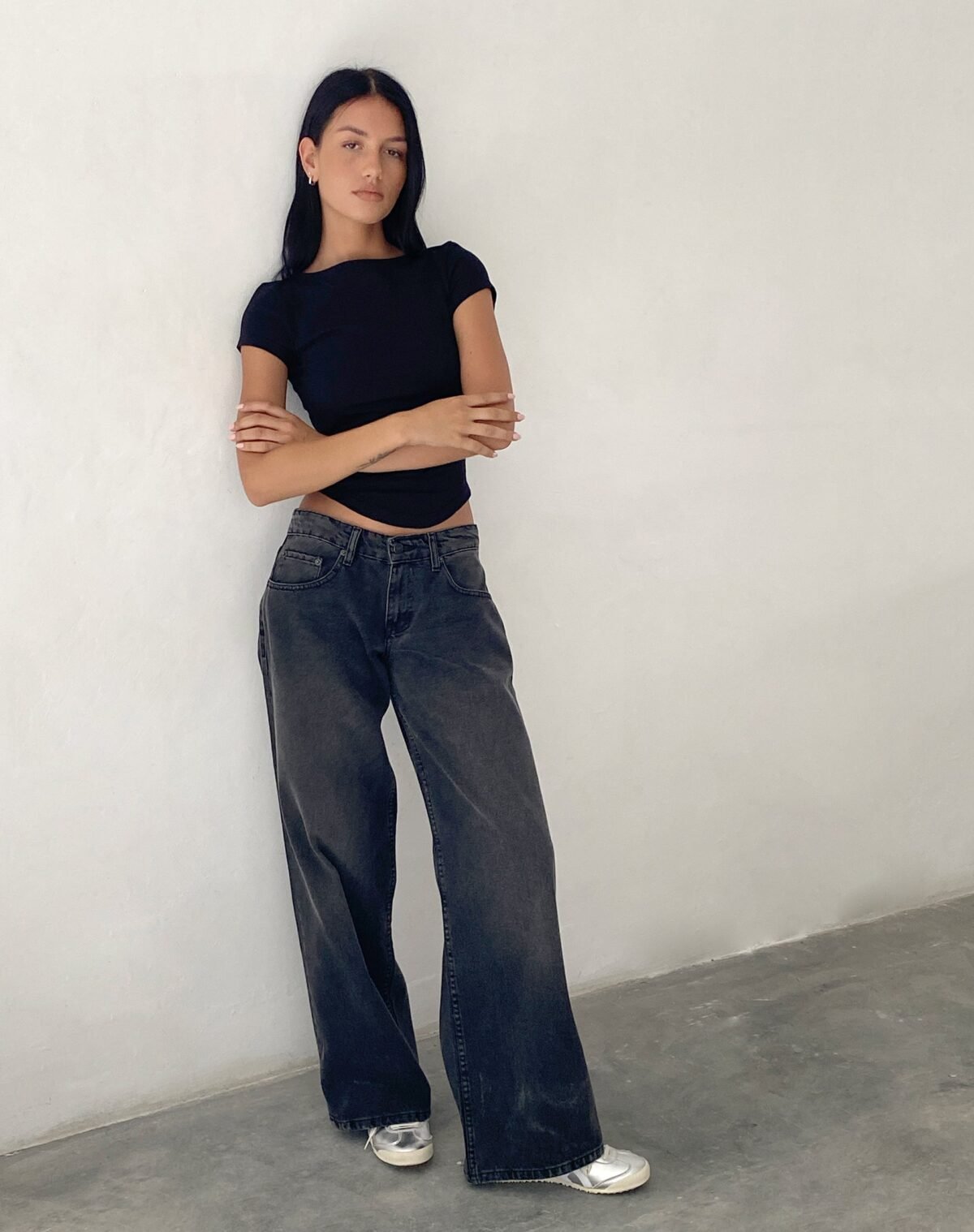 Roomy Extra Wide Low Rise Jeans in Washed Black Grey - Image 2