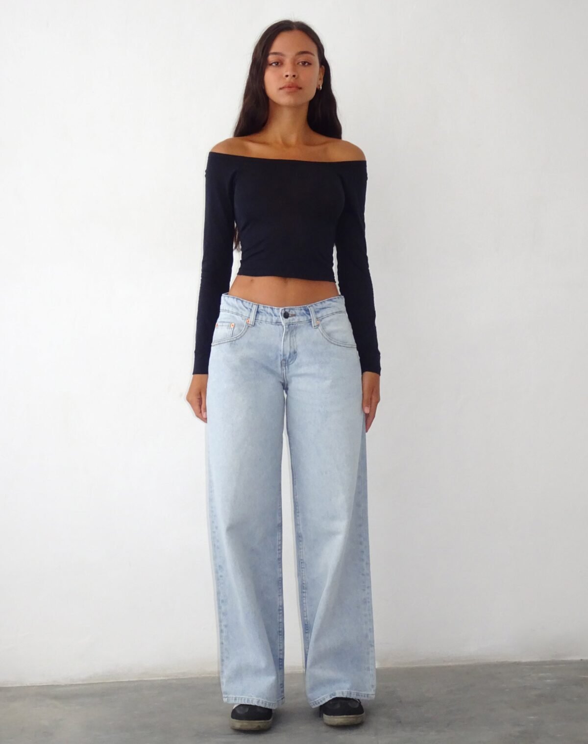Roomy Extra Wide Low Rise Jeans in Extreme Light Blue Wash - Image 4